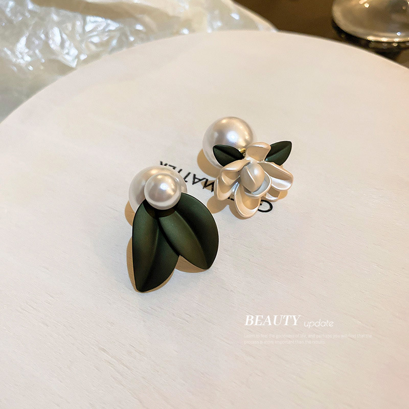 

Silver Studs Needle Asymmetric Pearl Earrings Personal Influencer Flowers Leaves Ear Ins Niche Design Graceful Earrings