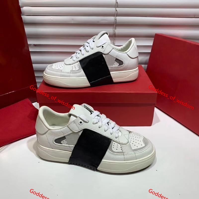 

2021 TOP Men Shoes Trainers Sneakers VALENTIN VLTN Studded Triple Business Casual women Sport, Black