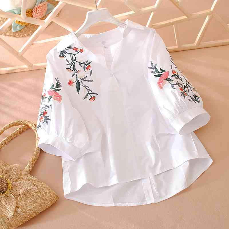 

VANOVICH Shirt Women's V-neck Summer Three-quarter Sleeves Fashion Casual Ladies Shirts Embroidery Sweet Women Clothing 210615, White