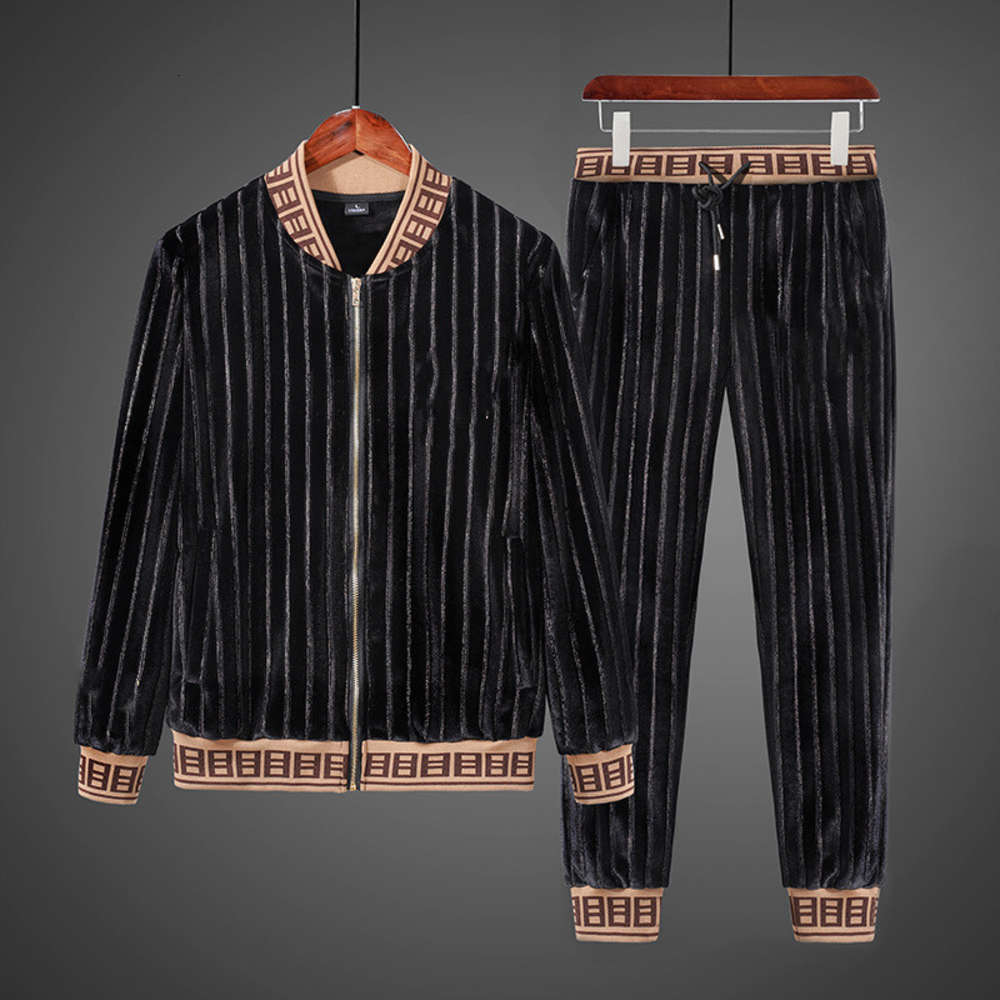 

Winter Thickened Over-size Men's Suits Gold Velvet Fashion Two-piece Set 2021 New Year Ox Casual Hoodies Jacket Set For Men