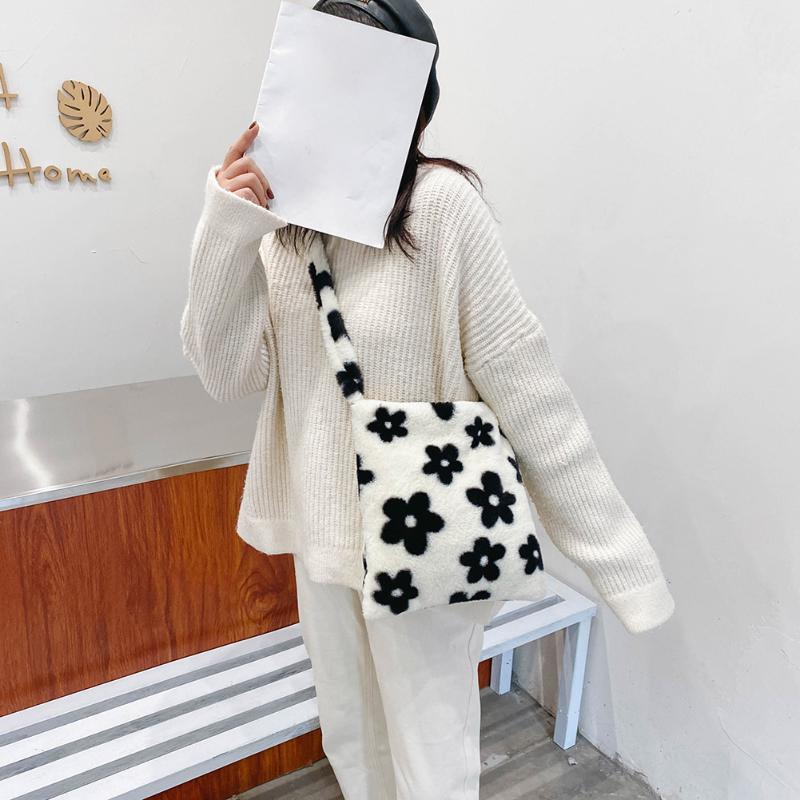 

Casual Flower Printed Shoulder Crossbody Bag Autumn Women Plush Soft Fluffy Handbag Street Travel Large Capacity Clutch Totes, Beige