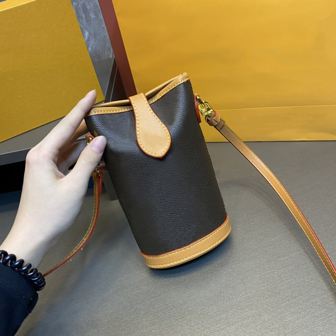 

High quality bag handbag Cross Body shoulder bags fashion personality woman wallet Change mobile wallet, Brown