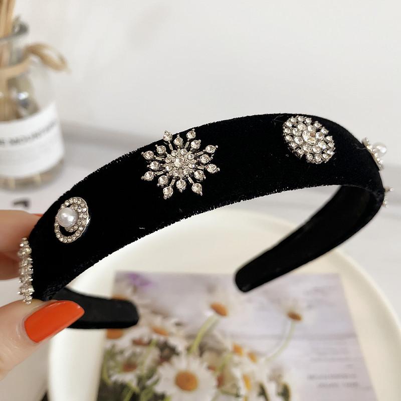 

Hair Clips & Barrettes Retro Hoop Ornament Rhinestone Pearl Temperament Wind Wide Edge Black Velvet Head