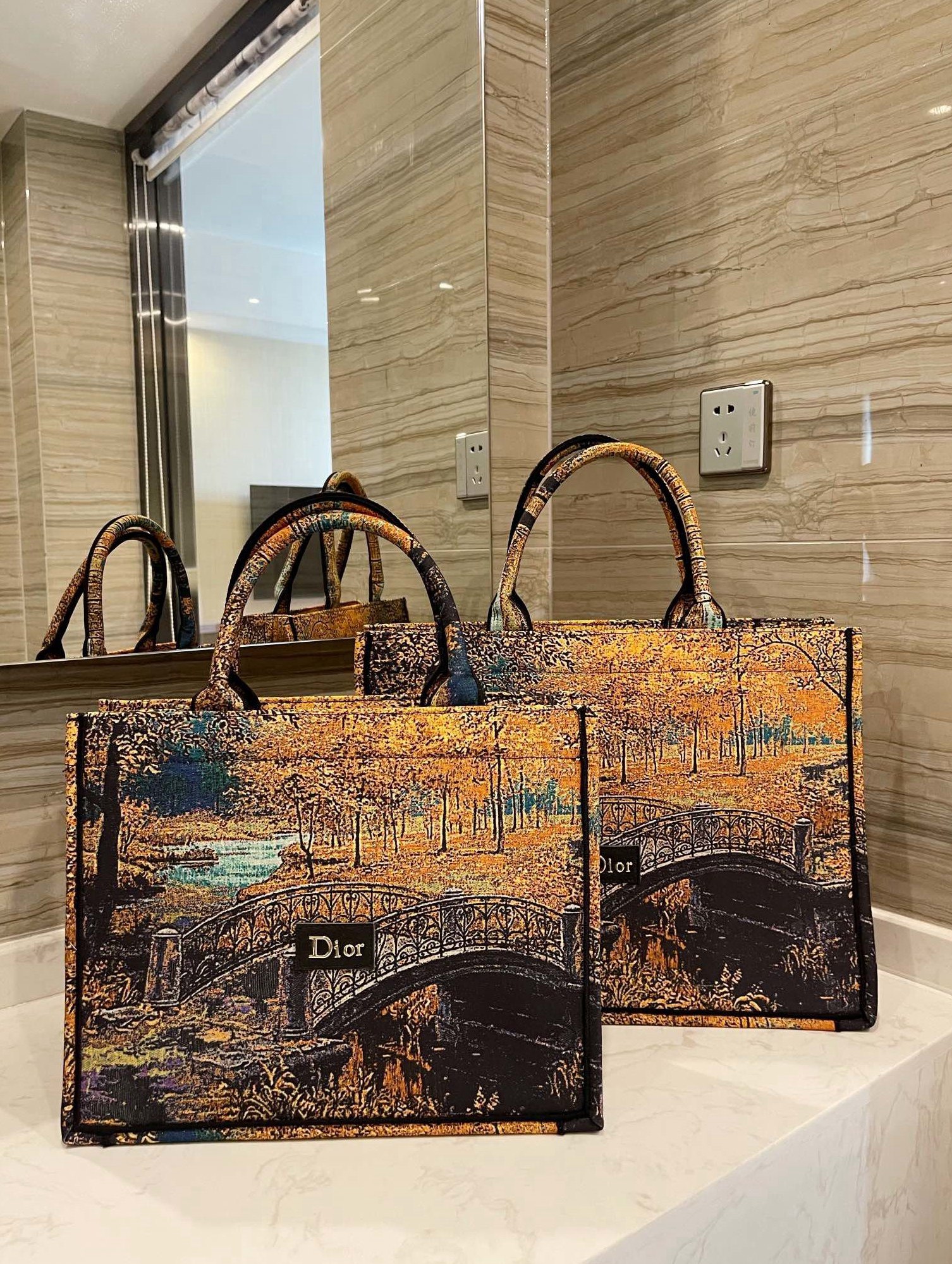 

Women The 2021 Tote Large Designers Capacity Leather Bags Logo Fashion Bag Soft Brand Handbag Luxurys -D1809, Red;black