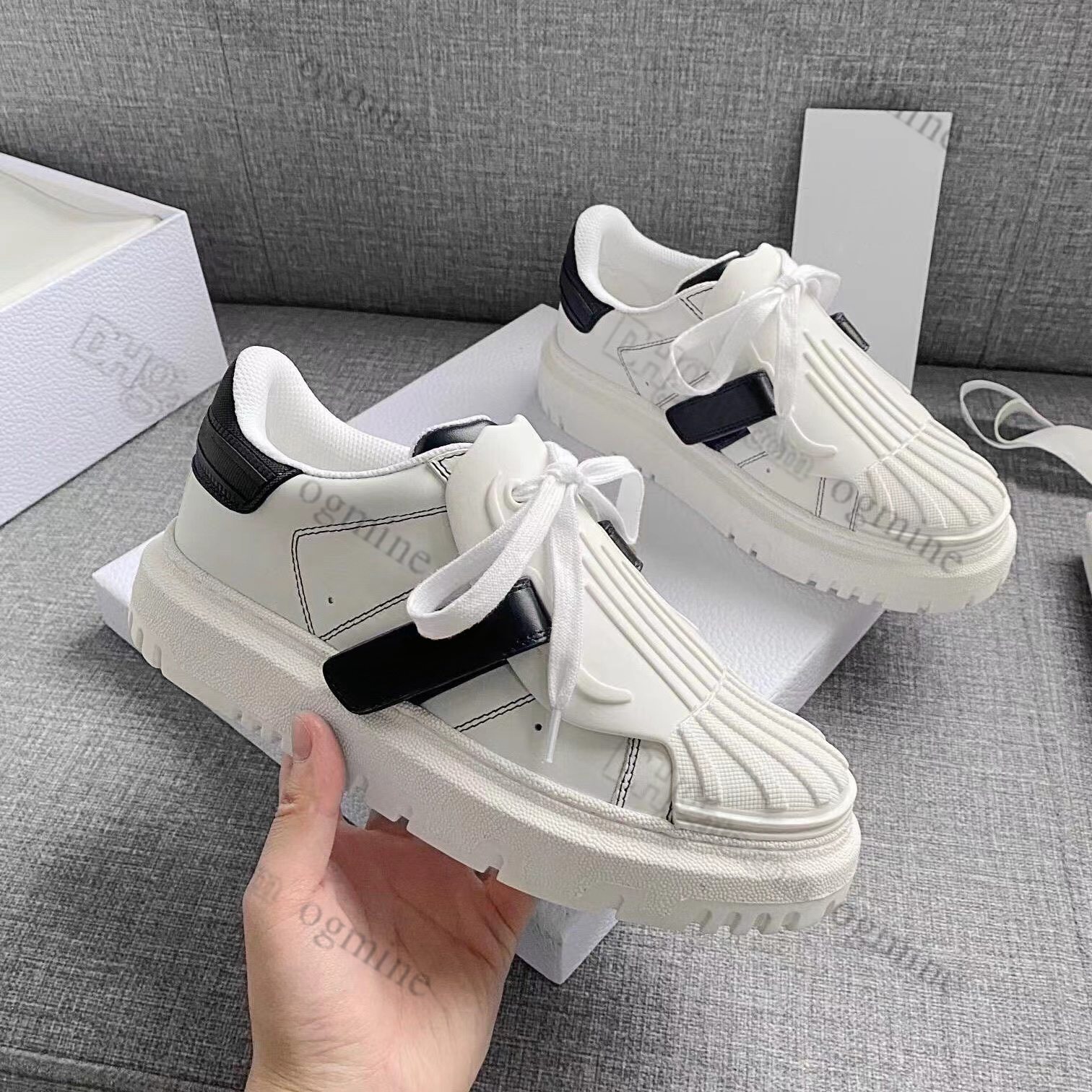 

Designer woman Fashion Casual Shoes D-ID SNEAKER White Calfskin and Rubber Womens Hommes DlOR-ID platform Lace-up Adhesive Convenient buckle Tongue Sneakers 35-40, Hello