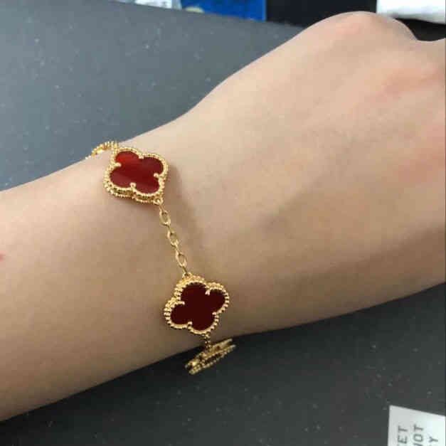 

Factory Outlet Brand Bracelet 925 silver diamond inlaid natural white Fritillaria red chalcedony ins minority design fashion five flower lucky four leaf SYC