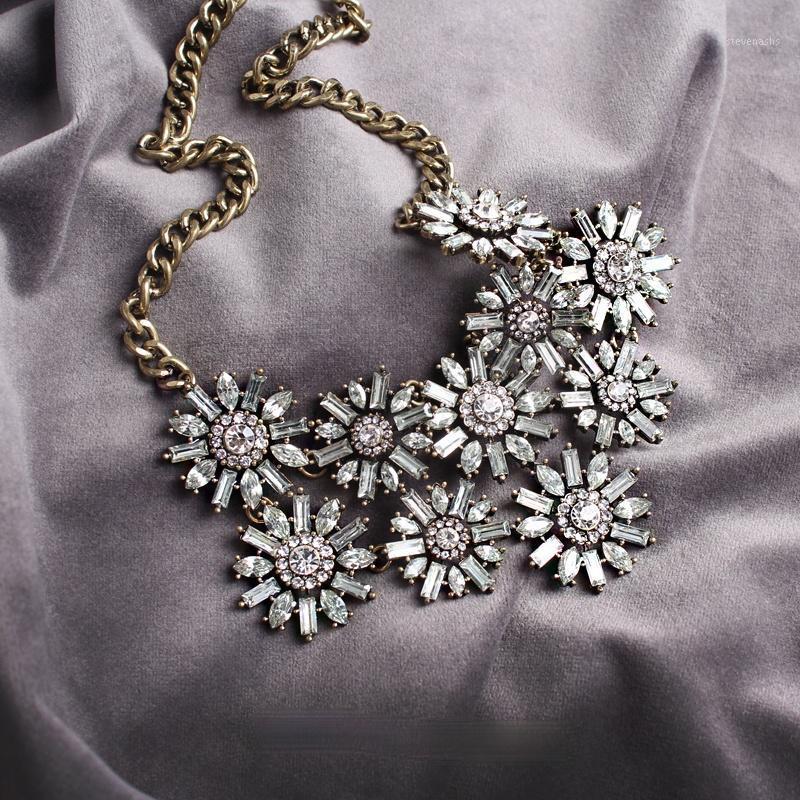 

Chains Flower Necklace Women European And American Retro Style Personality Aesthetic Short Collarbone Chain