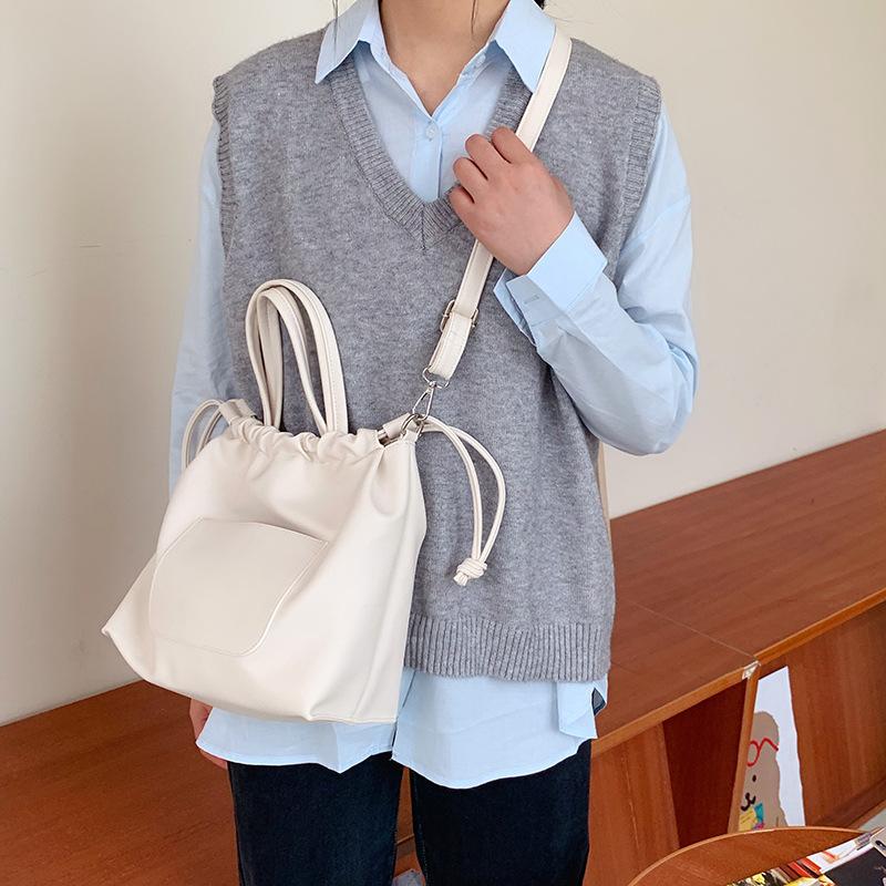 

Korean pu leather female shoulder bags 2021 new bucket bag for women messenger large capacity handbag casual big totes black, Beige