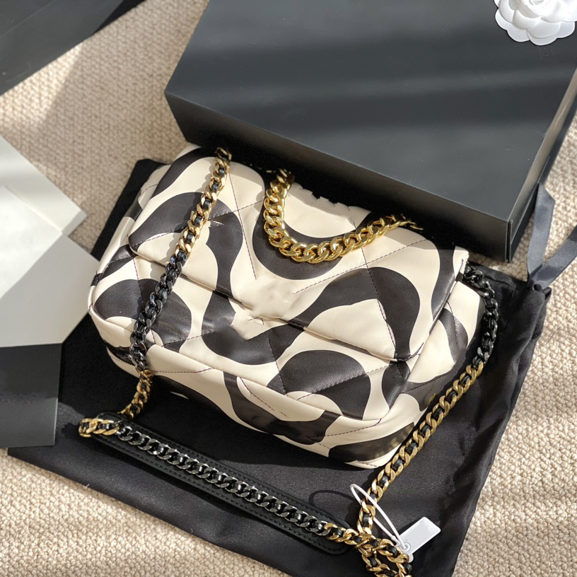 

2021 S/S New Leather Women Bag Fashion Geometric Printing Shoulder Bag Stitching Chain Handbag Two-Color Luxury Designers Bags Messenger Bag, Multi