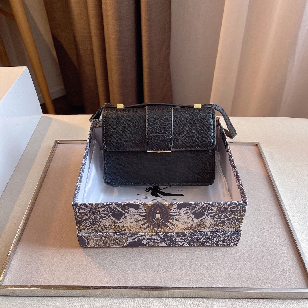 

2022 Fashion Designer Brand Women Luxury Portable Shoulder Bag Leather Underarm Messenger Handbag Summer Makeup And Mobile Phone Bags Size