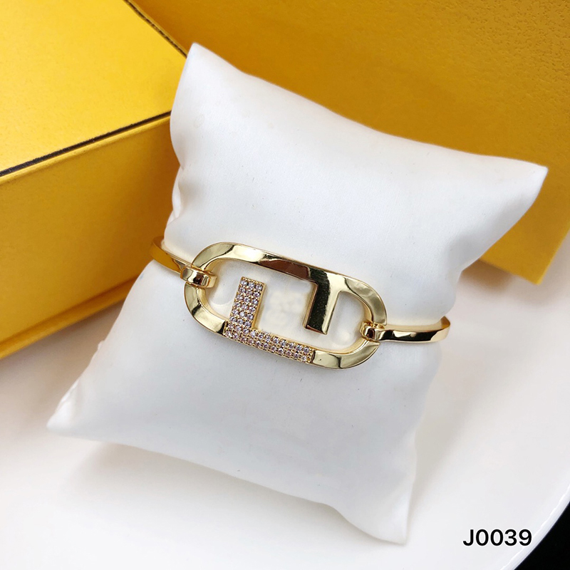 

Fashion Bracelet Love Men Women Gold Buckle Versatile Bracelet Letter F Bracelets Luxurys Designers Love Bracelets For Gift D2109165Z