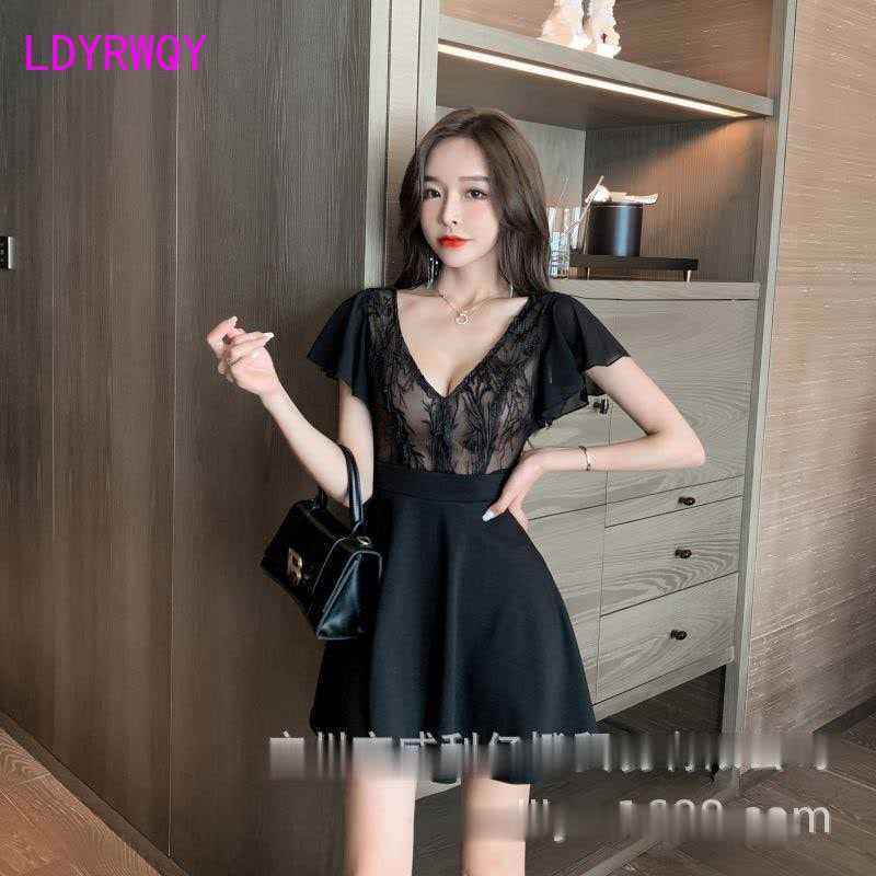 

LDYRWQY spring and summer sling V-neck slimming waist lotus leaf sleeve nightclub sexy women's dress 210603, Black