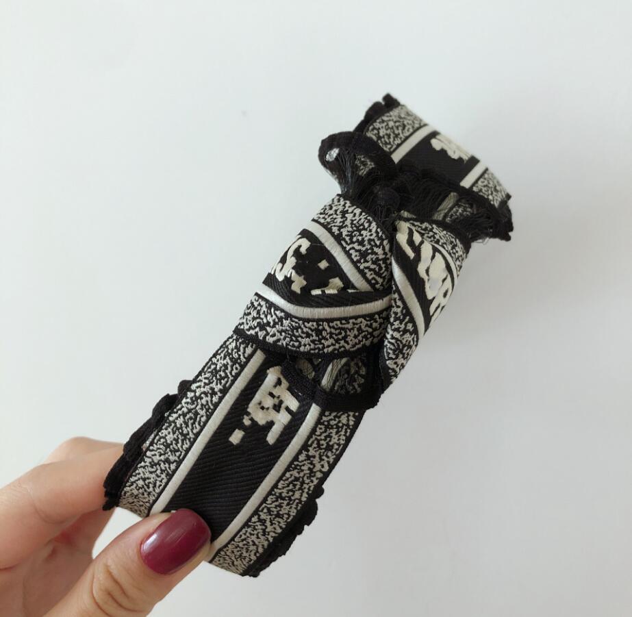 

4Style Classic Designer Brand Letter Print Wide Brimmed Mixed Color Headbands Luxury Lace Cloth Fabric Hairpin Headband Hair Hoop Accessorie, Silver