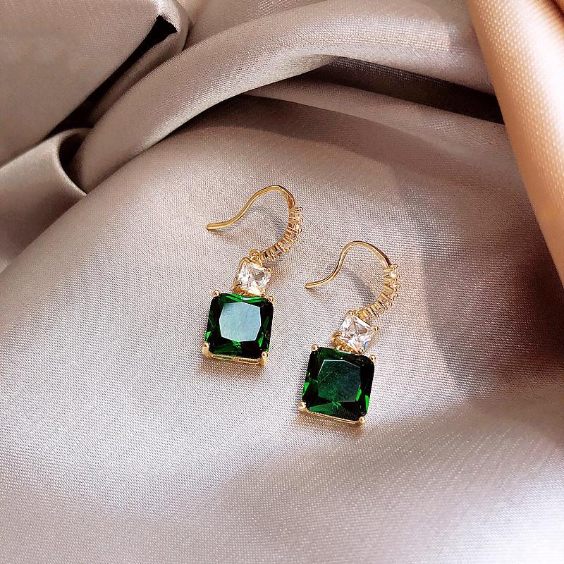 

Dangle & Chandelier Pearl Tassel And Asymmetric Hoop Cherry Dangling Earrings For Women Oorbellen Voor Vrouwen Square Studs Elegant