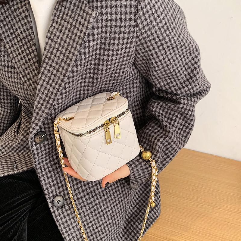 

2021 Box Shape Mini Bag with Chain Strip All-match Casual Bag Women Shoulder, Black
