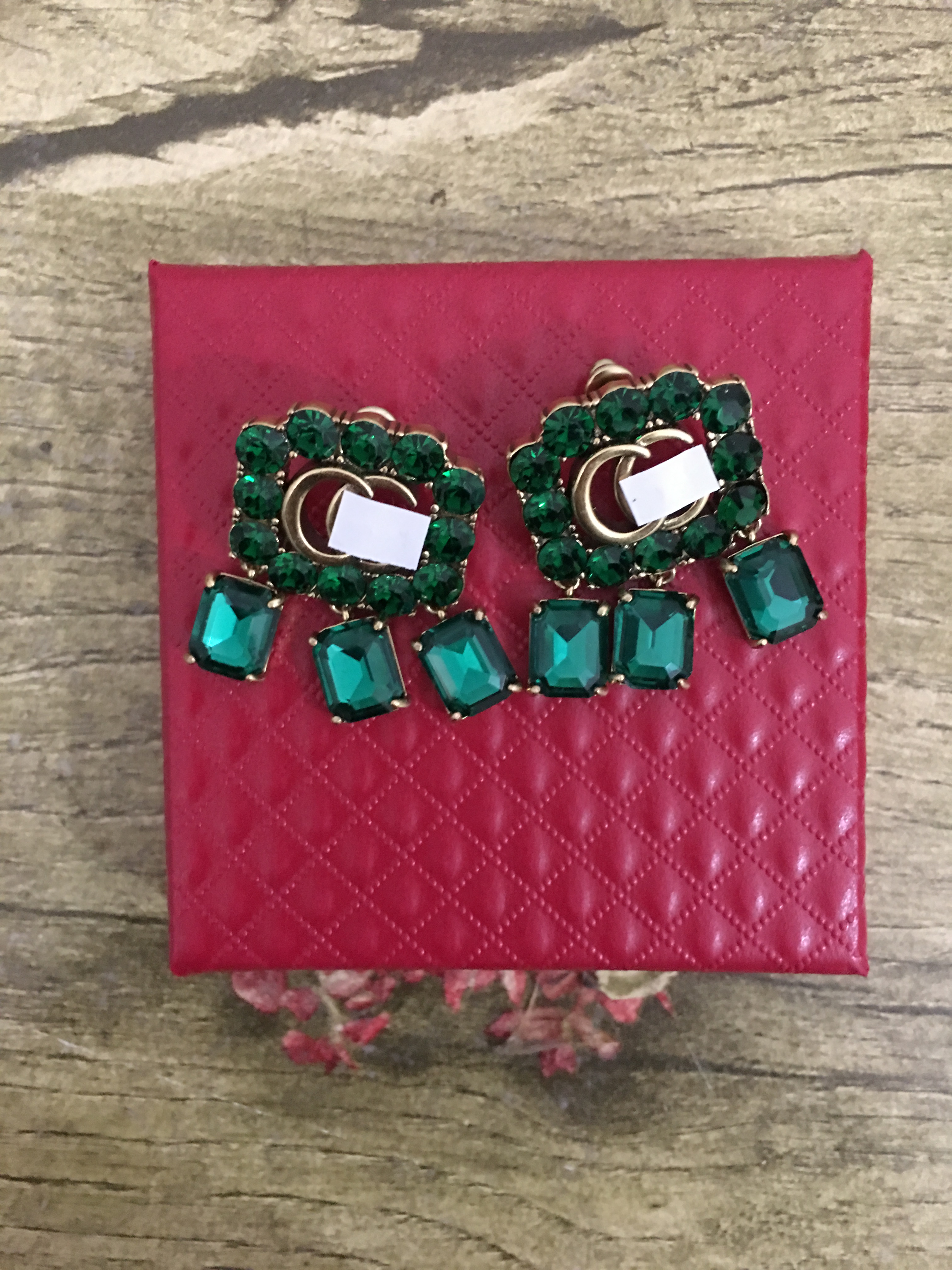 

2021 new diamond letter earrings European and American temperament net red female ear jewelry free shipping, Golden;silver