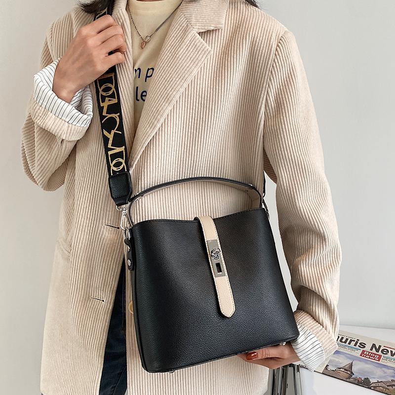 

Fashion Pu Leather Women Small Shoulder Bag High Quality Ladies Handbags Messenger Bags Casual Female Crossbody Bags for Women, Beige
