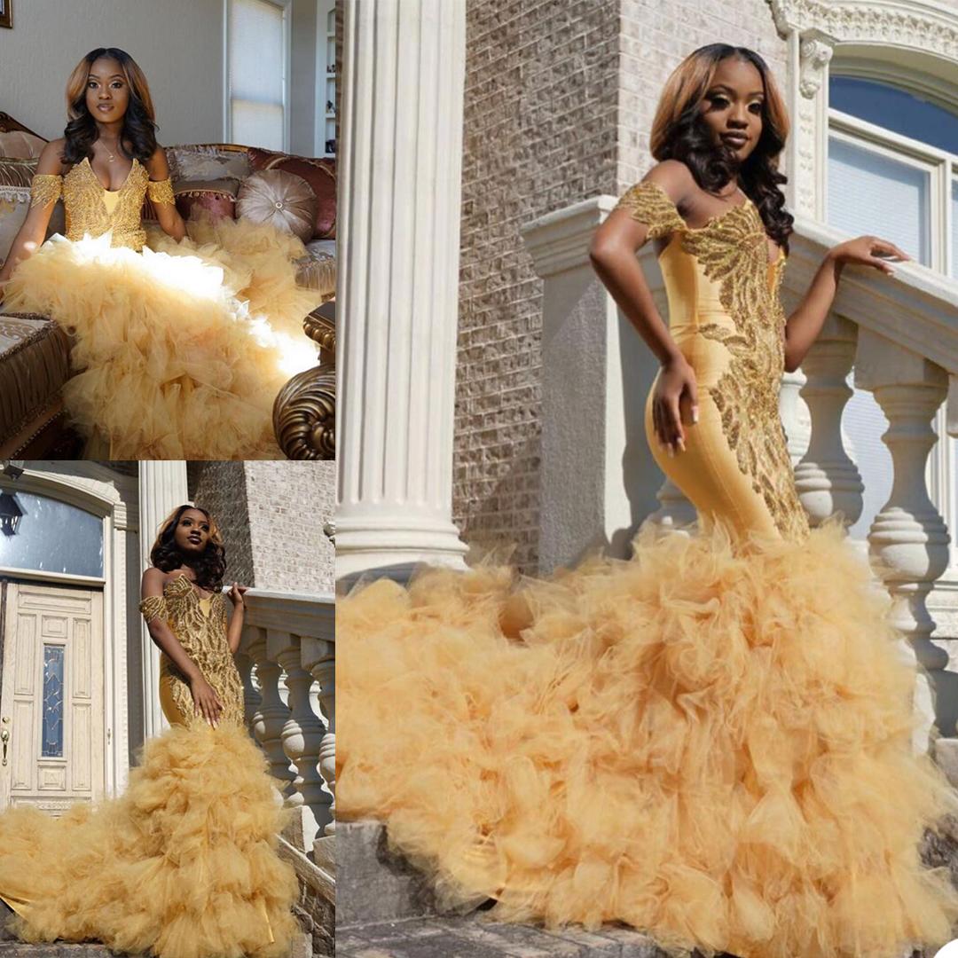 

Luxury Ruffles Gold Prom Dresses 2021 Tiered Skirt Sparkly Sequins Mermaid Off the Shoulder Sweep Train Custom Made African Black Girl Evening Party Gown vestidos, Champagne