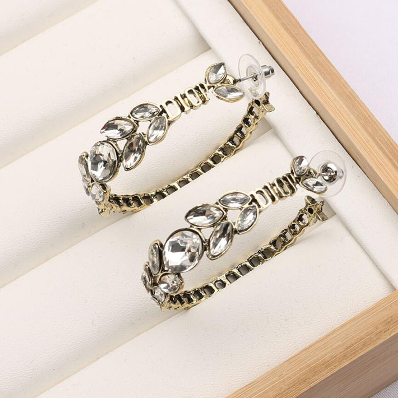 

Fashion Womens Designer Earrings Ear Stud Women Brand Letter Crystal Elegance Temperament Simple Ladies Wedding Party Jewelry Accessories ER0115