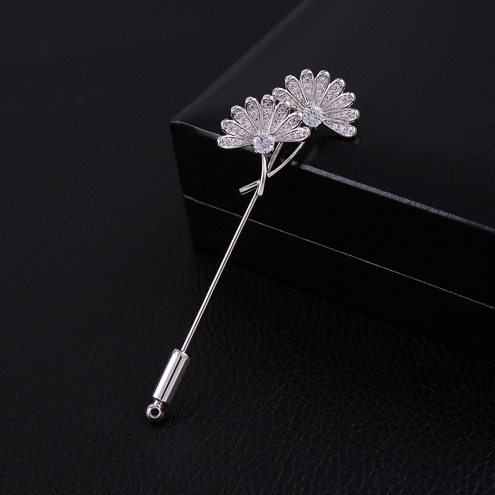 

Micro-Inlaid Gem Fashion Ginkgo Leaf Men And Women High-End Crystal Pin Type Elegant Sweet Brooch