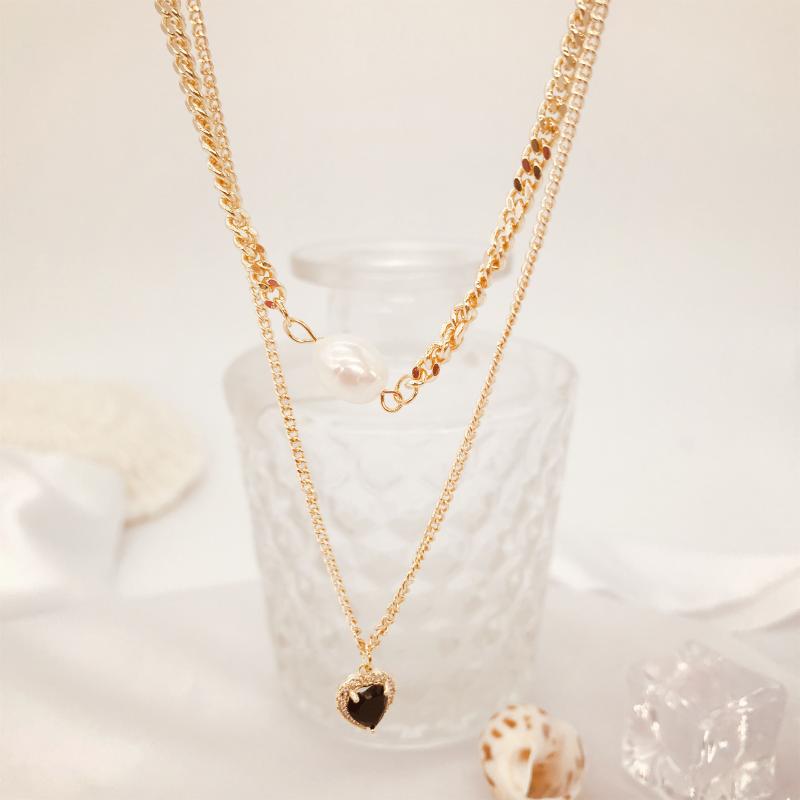 

Pendant Necklaces Autumn 2021 French Retro Black Love Double Layer Necklace Clavicle Chain Sweater, Silver