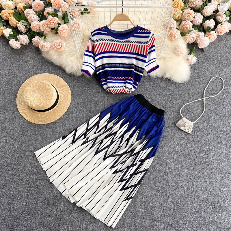 

Summer Elegant Ladies Two Piece Dress set Rhombus Print Pleated Skirt Suits High waist Striped Stitching Knitted Tops Outfits 2022, Same as picture