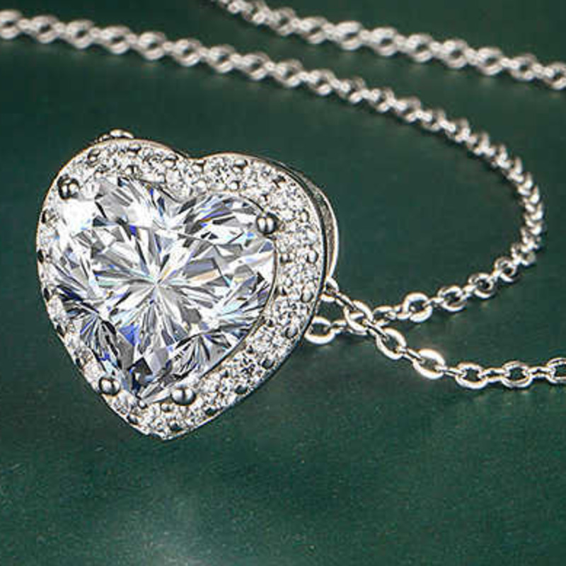 

Full Diamond Love Heart Pendant Necklace for women