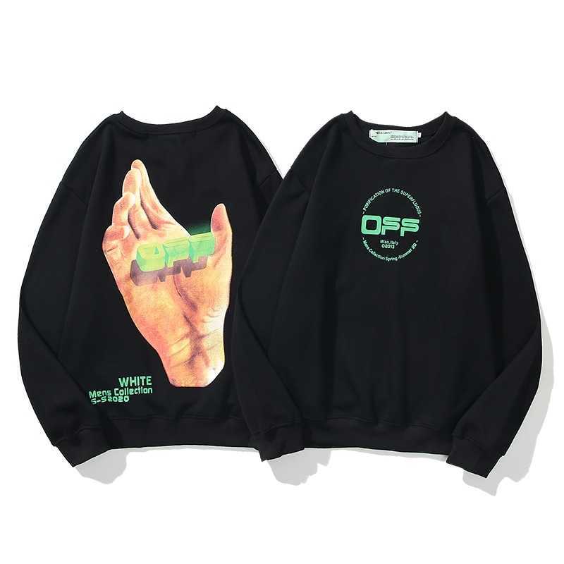 

Autumn and winter fashion off hand of desire, Black