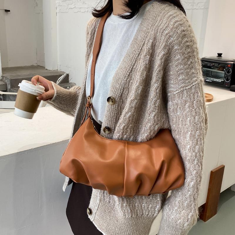 

Fashion Retro Solid Color Crossbody Bag Women Pleated Cloud PU Totes Travel Streetwear Large Capacity Shoulder Messenger Pouch, Black