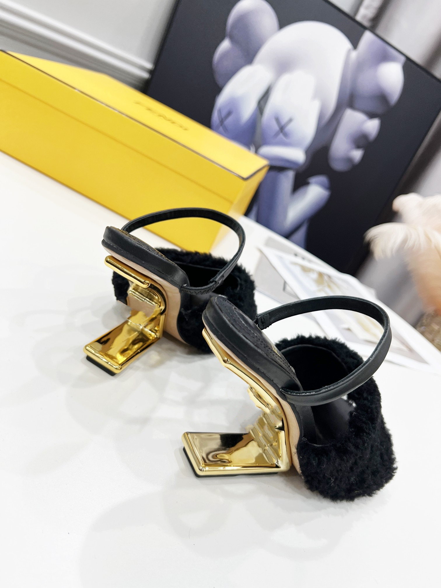 

Thick heel Baotou sandals women's 2021 summer trendy medium and high heels with horse rank buckle single shoes retro square head Genuine leather sandal women 0209, 01