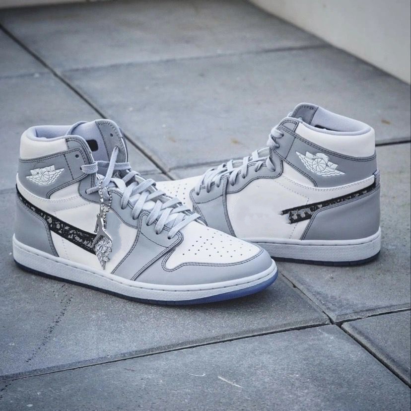 

2021 new Officially revealed anniversary collaboration Grey White French fashion style label Kim Jones Sneaker shoe 1, 1 no box