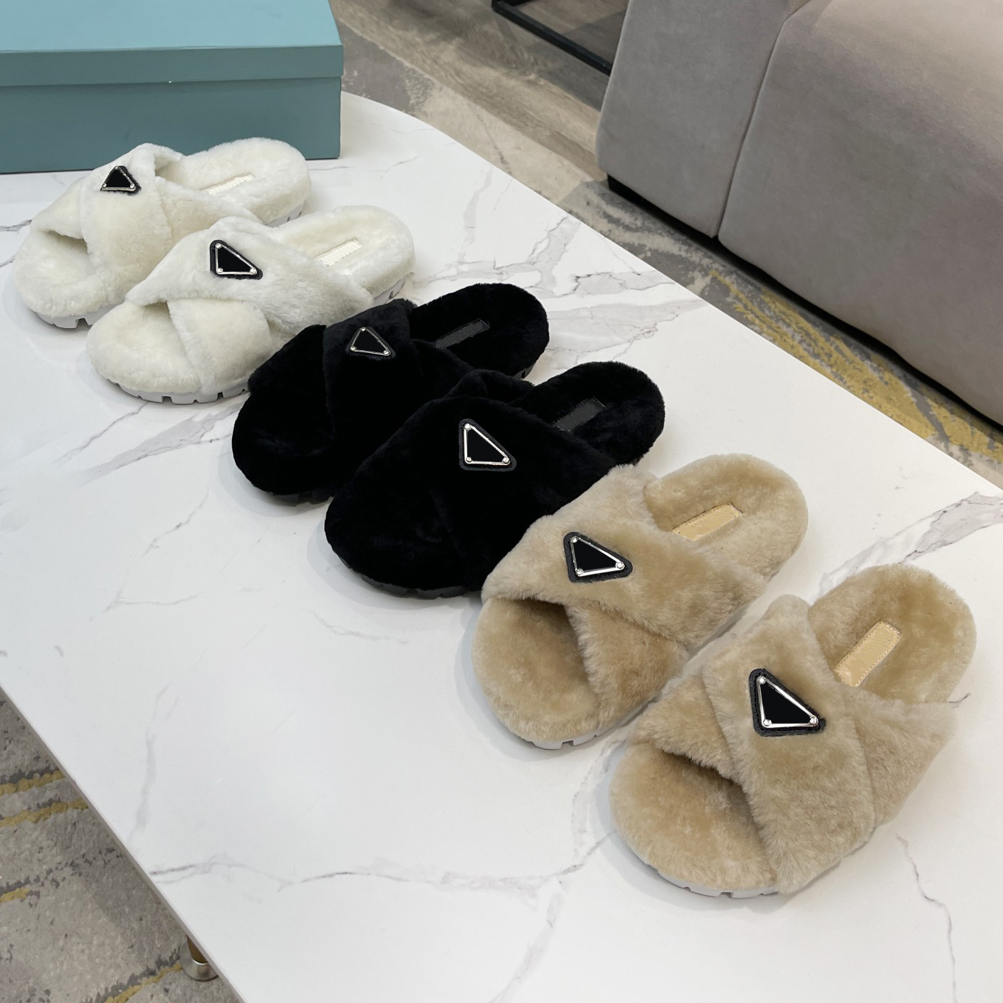 

2021 designer women Winter Plush Slippers Indoor hotle Shoes Warm Fox Fur For Slides Flip Flops TOP QUALITY Size 35-40 With Box, Black