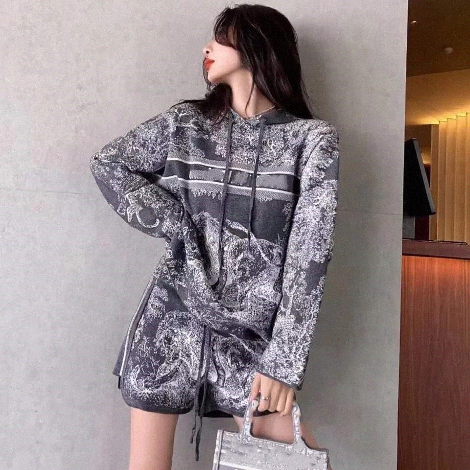 

Summer Sweatshirts womens embroidery knit hooded designer CD tracksuits Jungle animal print women hoodies shorts Two piece suit Knitted long sleeves tracksu K4bj#, I need look other product