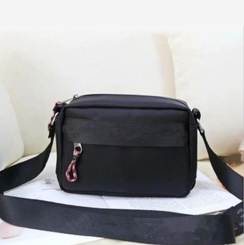 

2022 Fashion waist bag winter design chest men's and women's handbag purse full color cute messenger bag unisex shoulder bagSize22cm, Black 02