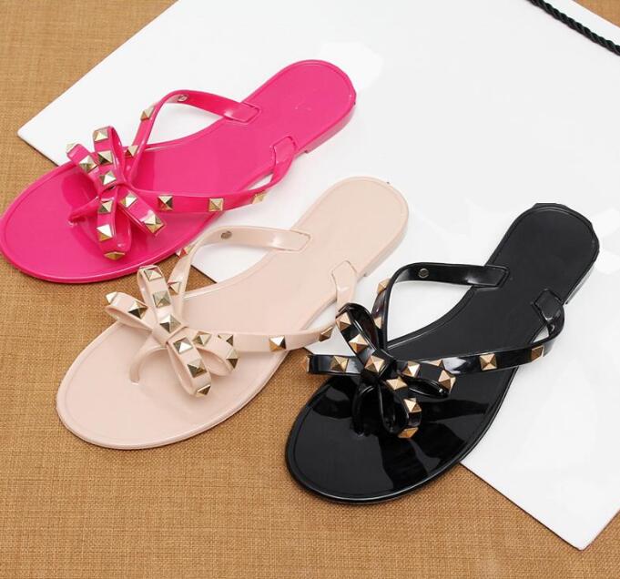 

2021 fashion women sandals flat jelly shoes bow V flip flops stud beach shoes summer rivets slippers Thong sandals nude, Black