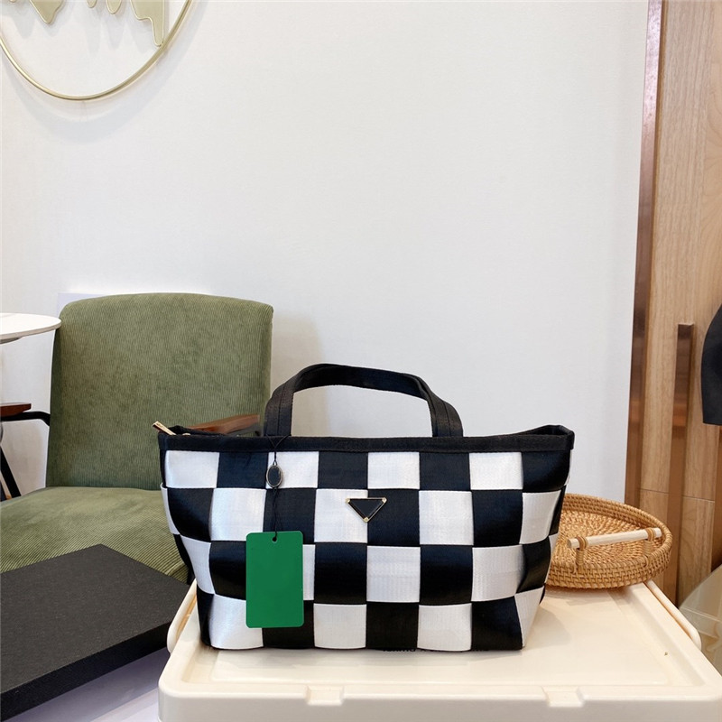 

Sturdy special material woven bag High-quality black and white checkered color matching trendy shopping bags Unisex style Nylon handbag, Blue
