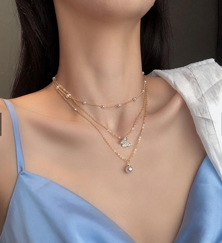 

Pendant Necklaces 2021 Butterfly Crystal Necklace For Woman Gold Color Statement Clavicle Pearl Chain Layered Jewelry