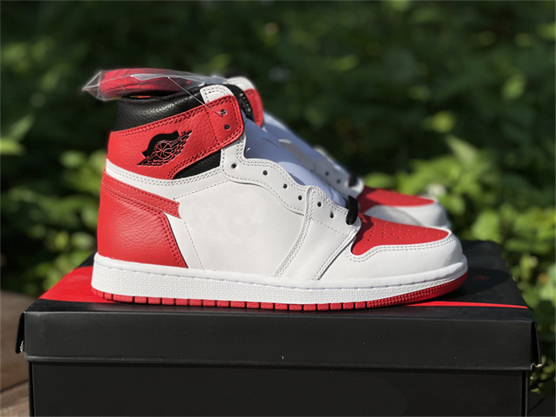 

2022 Authentic 1 High OG Heritage White/University Red-Black Shoes Travis Men Women Outdoor Sports Sneakers Scott With Original box, 14
