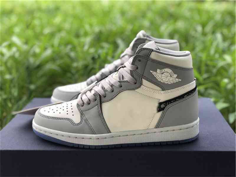 

Shoes Authentic 1 High OG Basketball Men Women 1S Wolf Grey Sail Photon Dust White Original Bag CN8607-002, Bubble wrap packaging