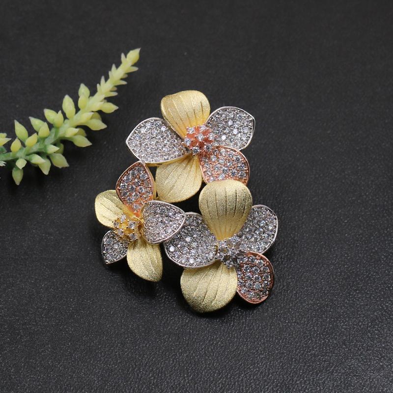 Pins, Brooches Lanyika Fashion Jewelry -sale Luxury Original Design Flower Brooch Pendant For Engagement Wedding Micro Paved Gifts-image-707213020