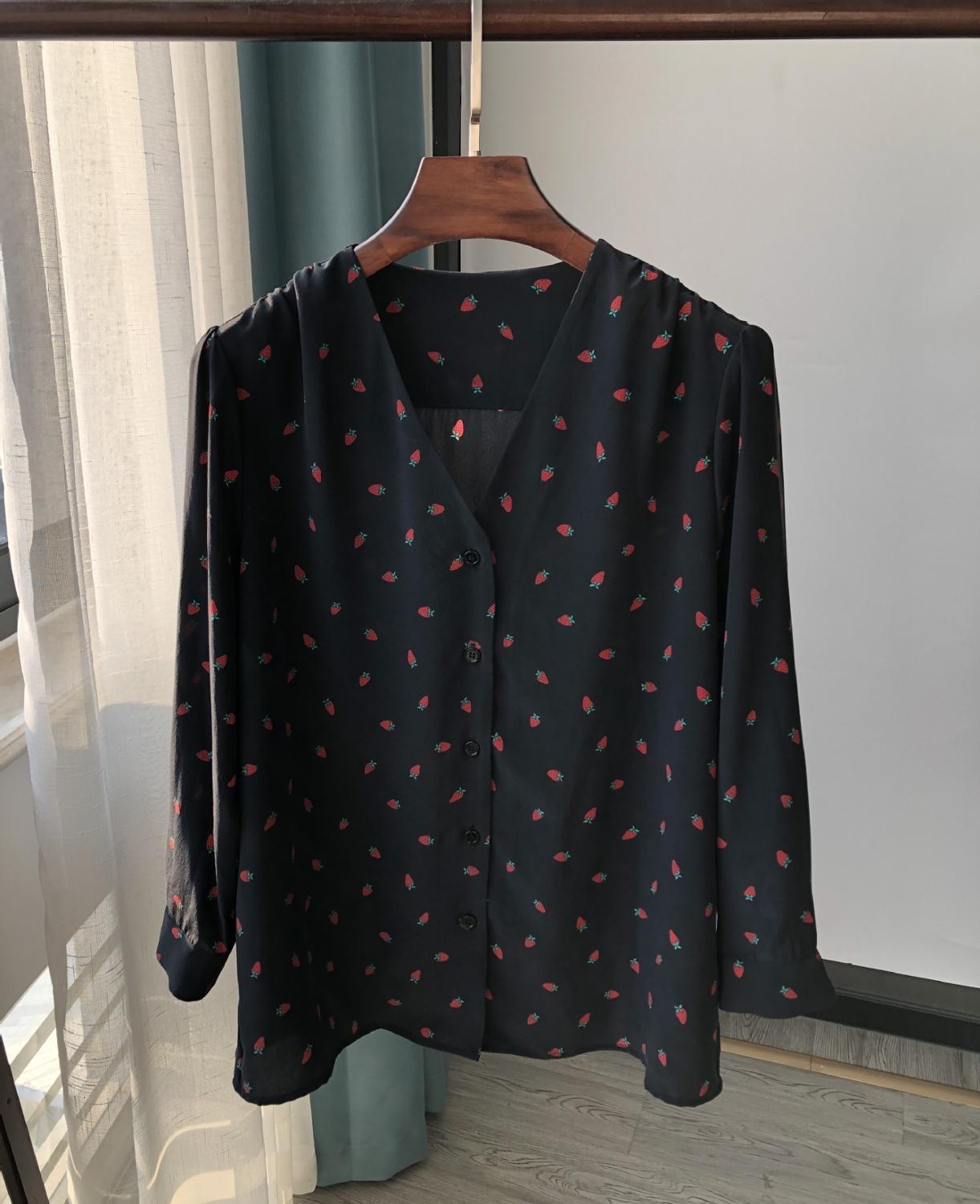 

2021 New Decote Em v 100% Seda Cereja Impresso Blusa Feminina Nova Primavera Vero Trs Quartos Manga Macia Doce Camisas e Topo A427, Black