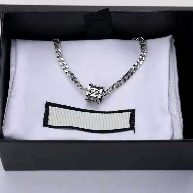 

Classic Letter Pendant Necklaces Fashion Men Stainless Steel CUBAN CHAIN Designers Necklace For Women Lovers Jewelry