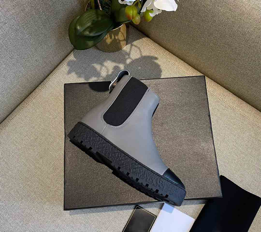 

2022 genuine leather women ankle boots women's luxury brand designer Chelsea boot good quality, Black