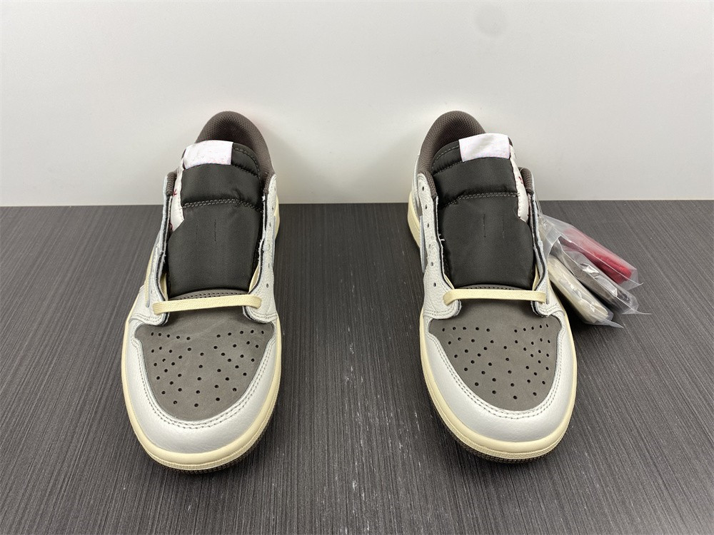 

basketball shoes athletic Travis TS SP low reverse mocha DM7866-162, Grey