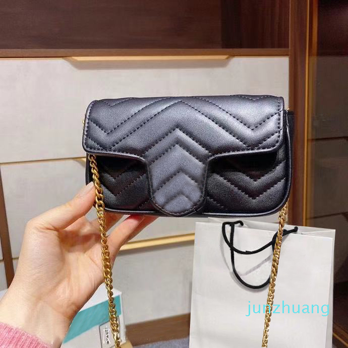 

Designer- Women bags Classic Designer Messenger handbag with Diamond Lattice ripple Buttons cross body Fashion bags, Red