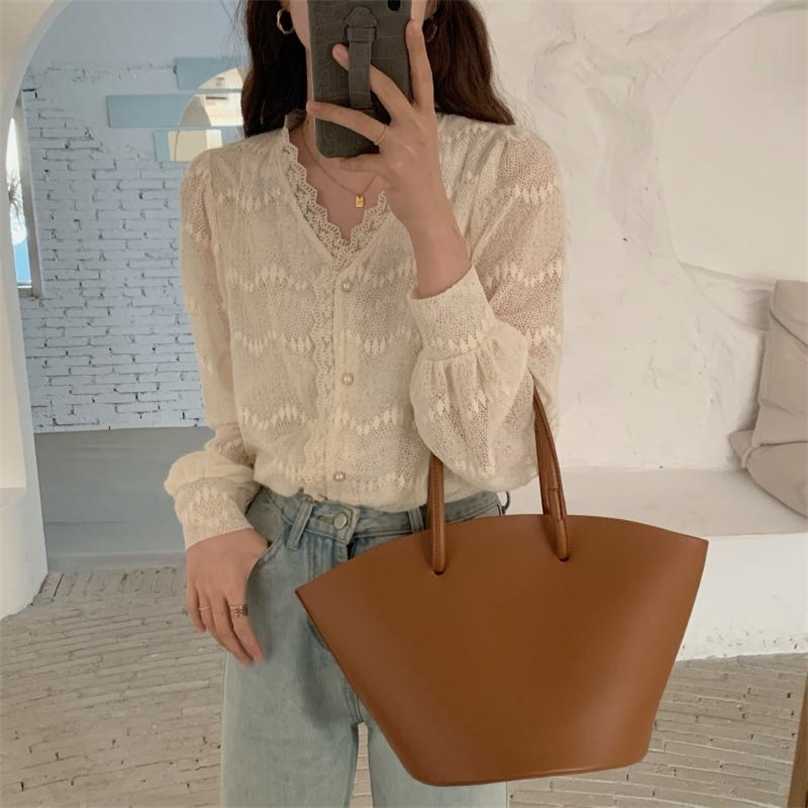 

Women Chic Retro Embroidery Lace V-Neck Gentle French Long Sleeves Elegance Blouse Female Shirts Tops 210525, Apricot