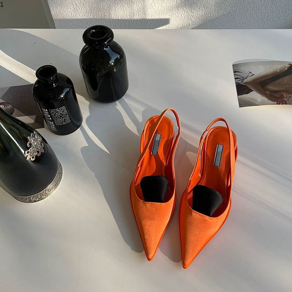 

Valentin 2021 Lettre Bow Noeud haut Femmes piste Toe bas Pointu talon Gladiaor Sandales femme design Chaussures Mesh 35-40 mjk002