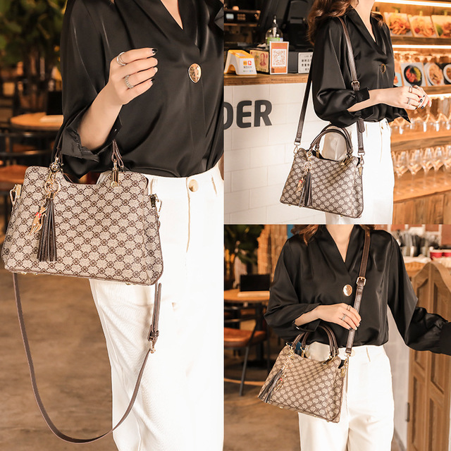 

2021 women one shoulder messenger bag Small High quality PU material Wholesale Fashion shoulder Bags Handbag Tote Evening Bags, Khaki