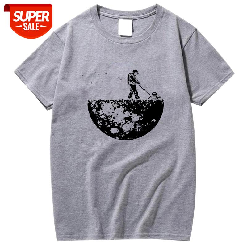 

XIN YI Men Fashion Casual High quality 100% cotton T-shirt Funny astronaut cleans the moon print t shirt o-neck mens tshirt #SX2V, White;black