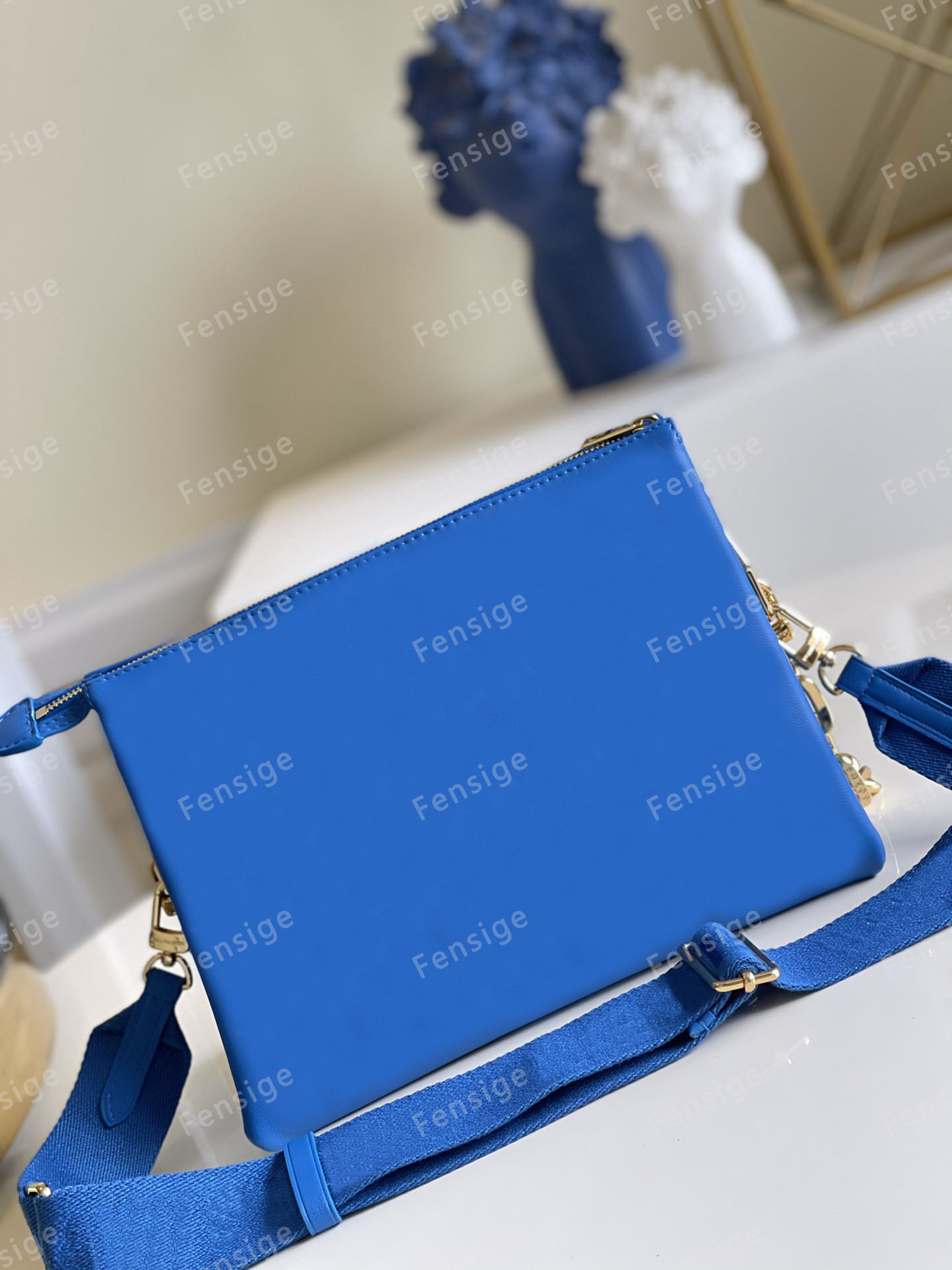 

Coussin PM crossbody bag Embossed puffed sheep skin Ladies purse women fashion designer handbag M58628 m57790 M58626 M80745 POCHETTE clutch bags, Other options